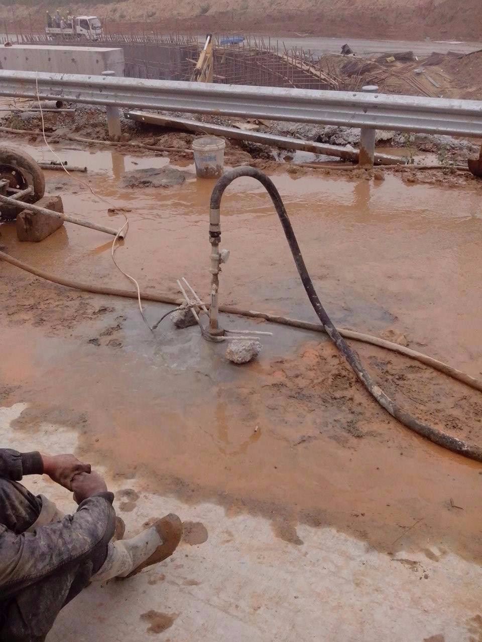 排湖风景区路基压密注浆